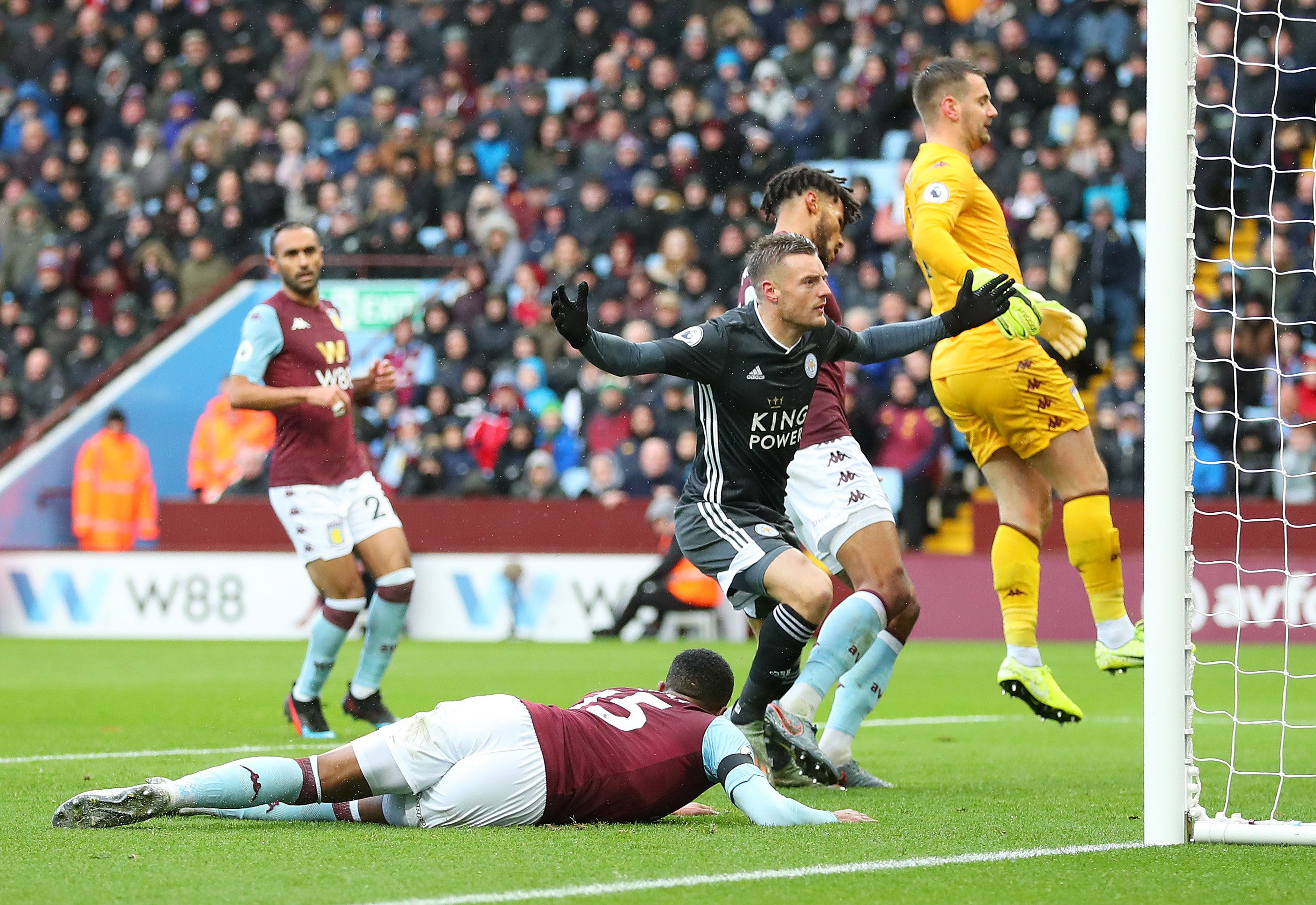 亚足联的高 亚足联的高